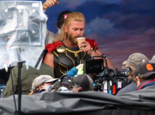 雷神4最新爆料图片高清,爱与雷霆全新高清海报曝光,漫威宇宙再掀波澜! 第3张 雷神4最新爆料图片高清,爱与雷霆全新高清海报曝光,漫威宇宙再掀波澜! 第3张